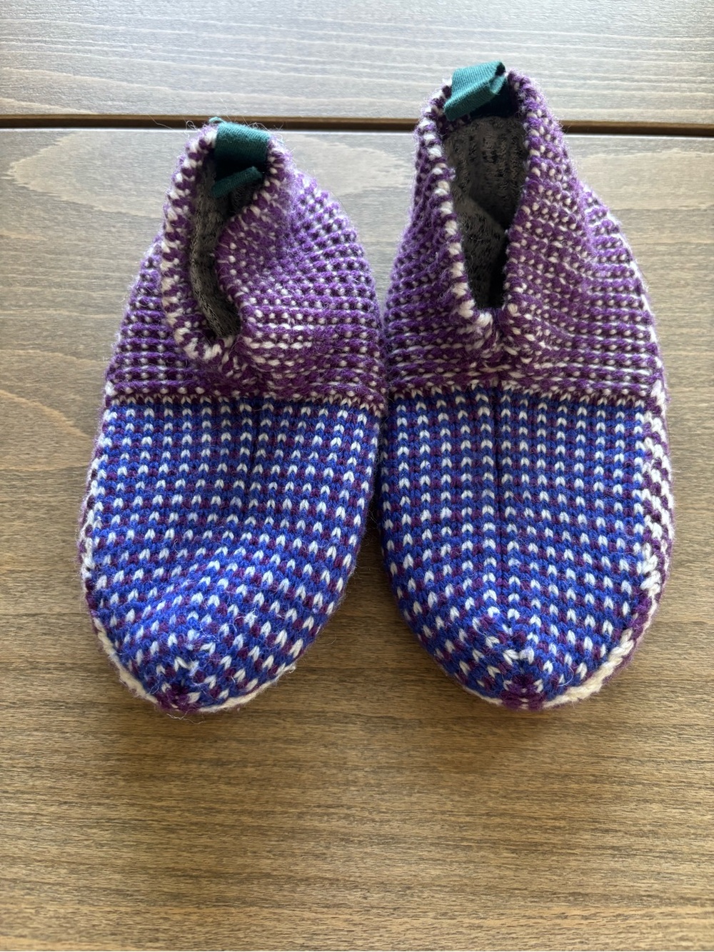 Toddler Bombas Slippers Size 8-10